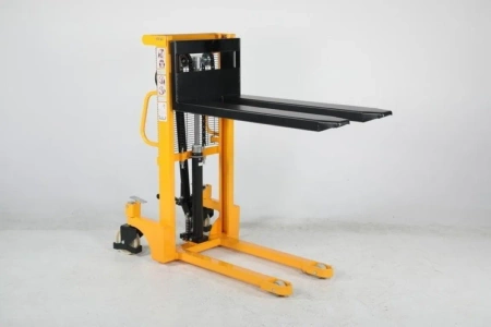 Sztaplarka ręczna, niski GermanTech (udźwig: 1000 kg, wysokość podnoszenia: 1m, długość wideł: 1150 mm) 99777146